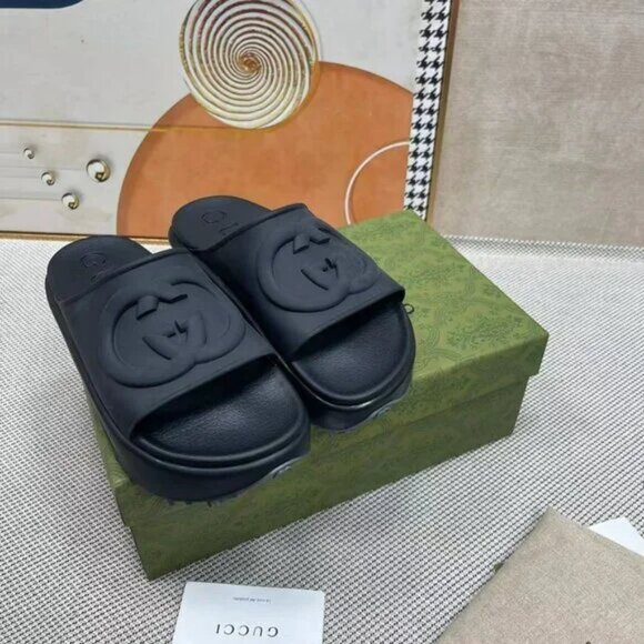 🍞🍞Gucci Women's Slide With INterlocking G